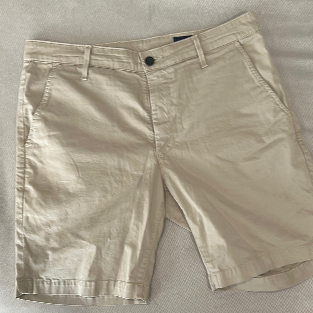 AG Wanderer 8.5 inch Stretch Cotton Chino Shorts